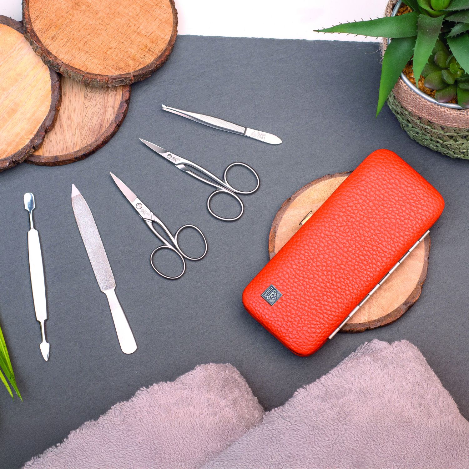 Bügel-Etui 5tlg orange Hautschere& Nagelschere